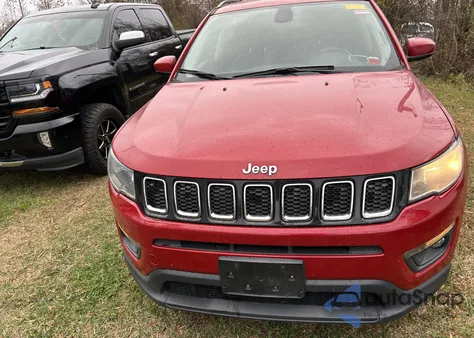 2019 Jeep Compass Latitude 4X4 из США, поврежденный, VIN 3C4NJDBB4KT754744
